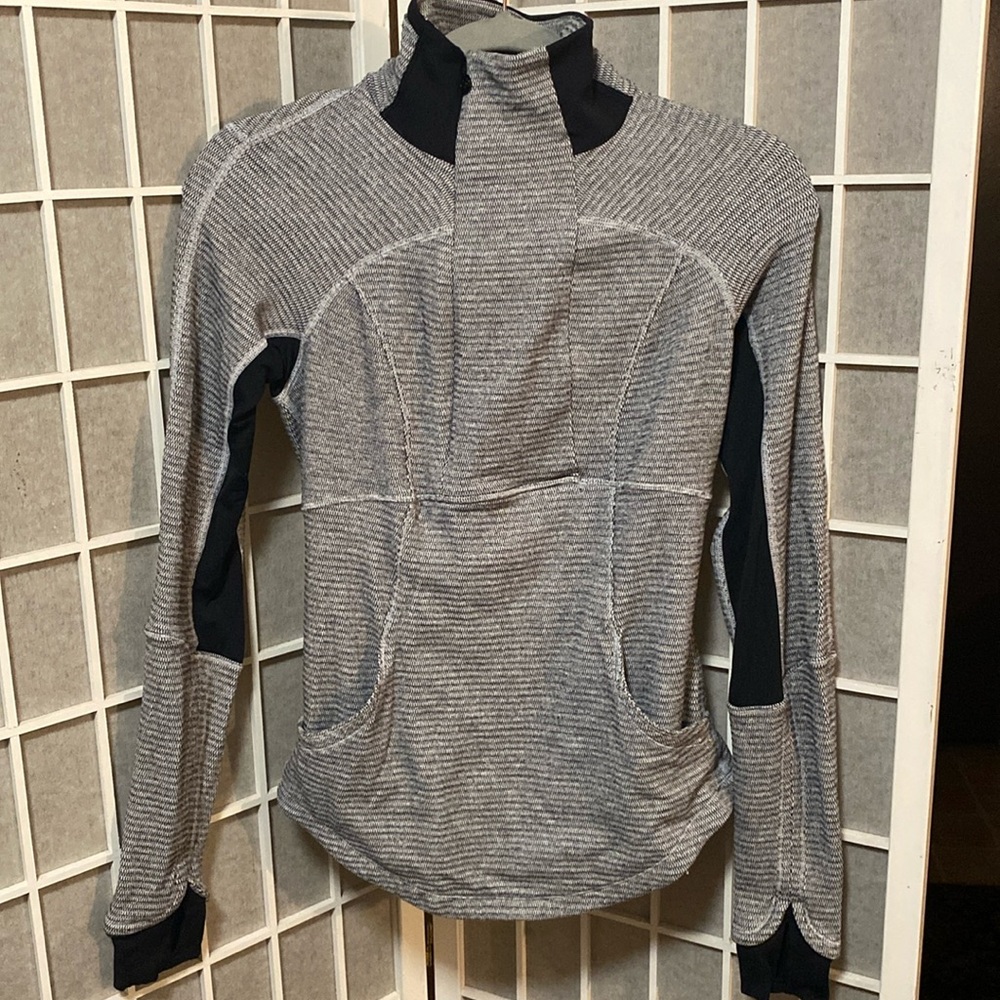 NEW LULULEMON ATHLETIC 1/2 ZIP RUNNING JACKET🌹